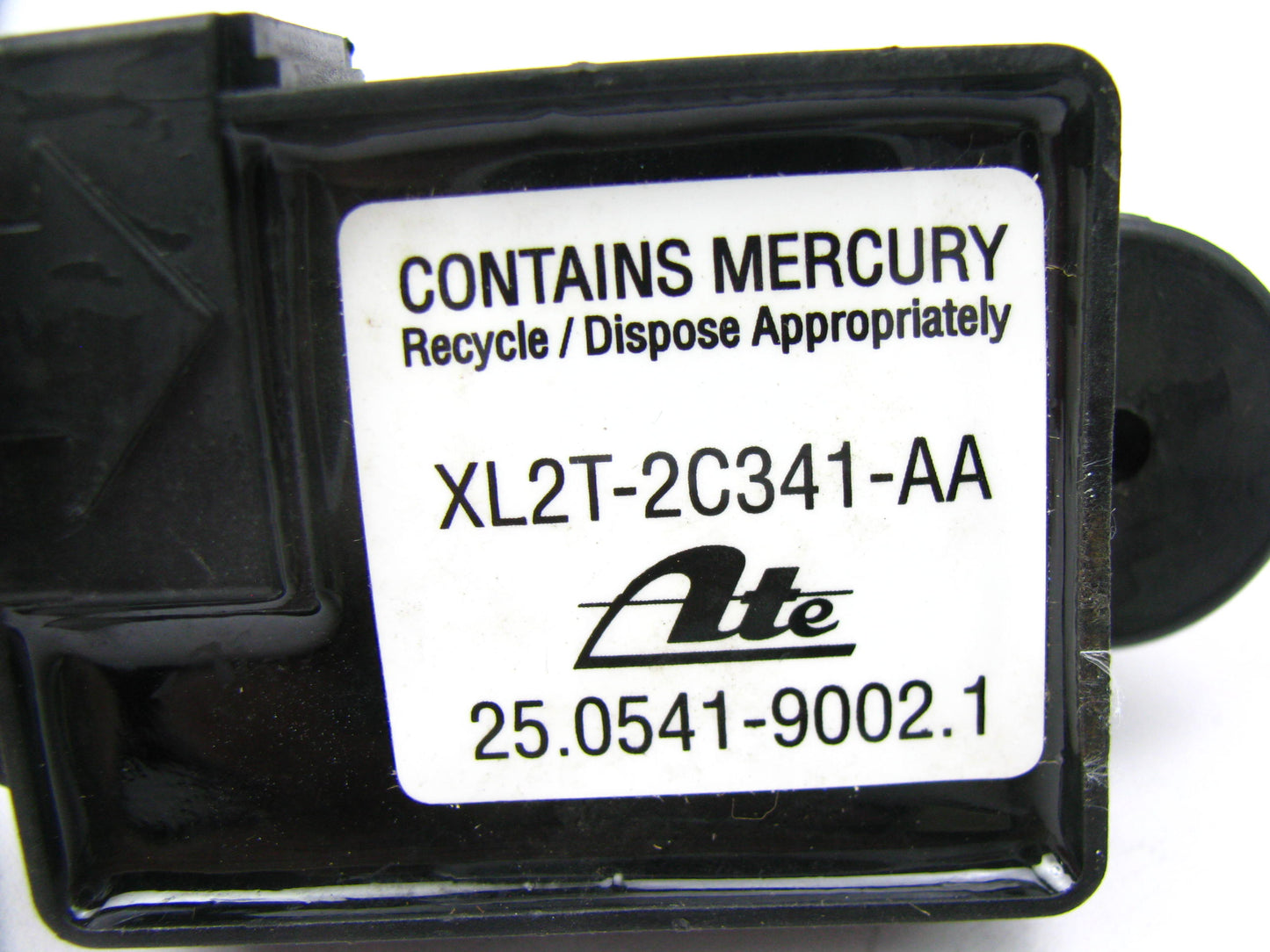 NEW - OUT OF BOX - OEM FORD XL2T-2C341-AA ABS ABS G-Force Deceleration Sensor