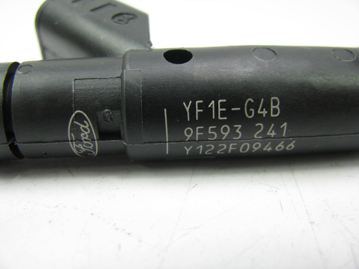 NEW - OUT OF BOX FORD YF1E-G4B Fuel Injector for 2000 Taurus 3.0L-V6