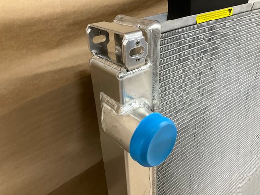 Spectra 2001-1753 Heavy Duty Radiator W/ Oil Cooler - 2007 Freightliner Coronado