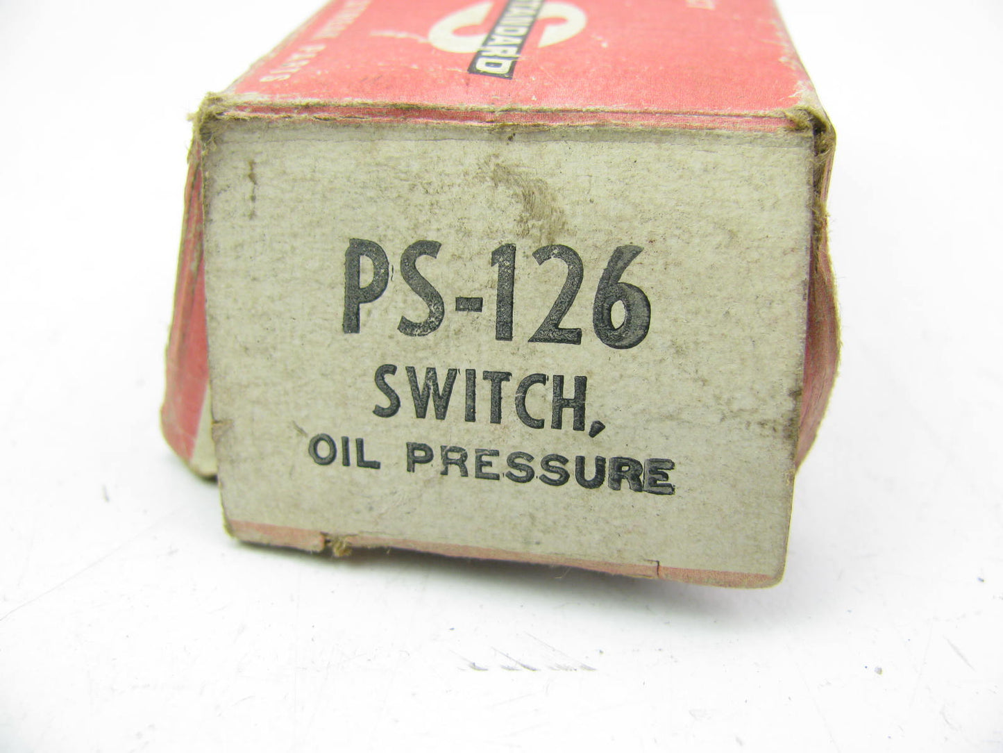 Standard Motor Products PS-126 Engine Oil Pressure Sender For Light