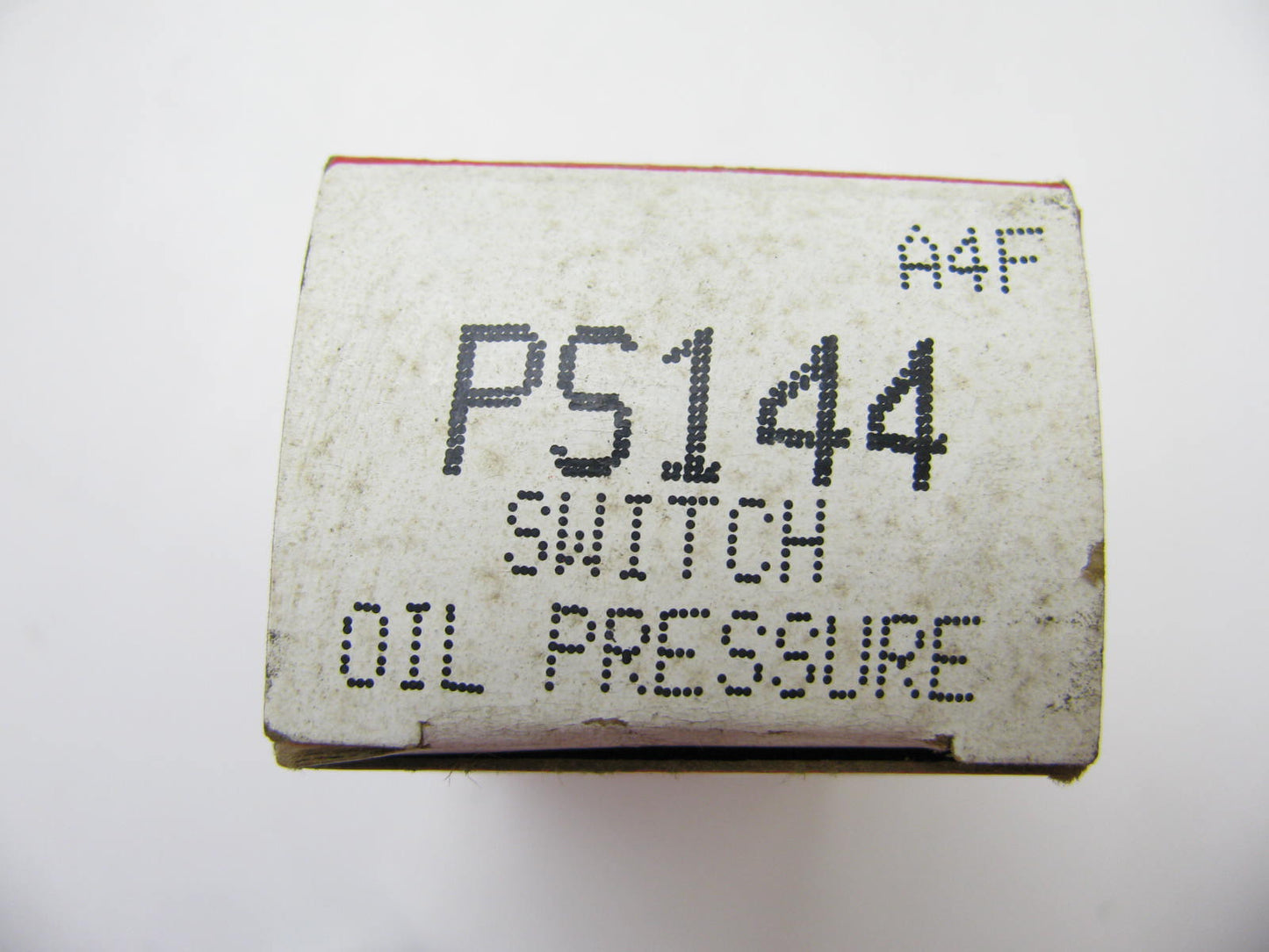 Standard Motor Products PS144 Engine Oil Pressure Switch For Light
