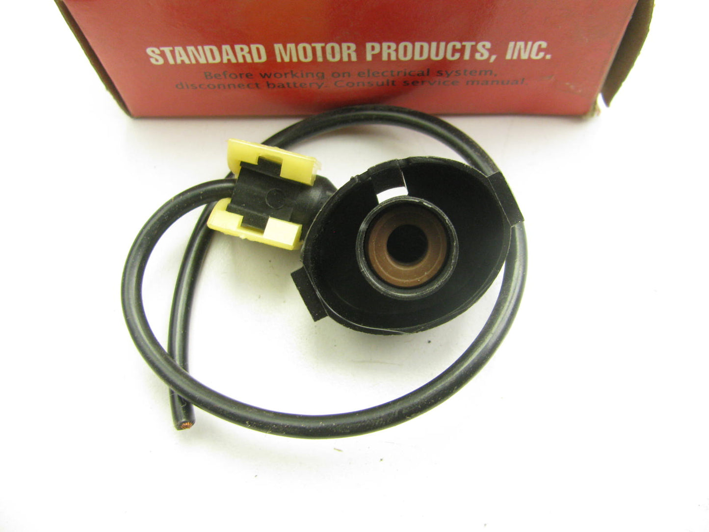 Standard Motor Products S580 Engine Coolant Fan Motor Connector