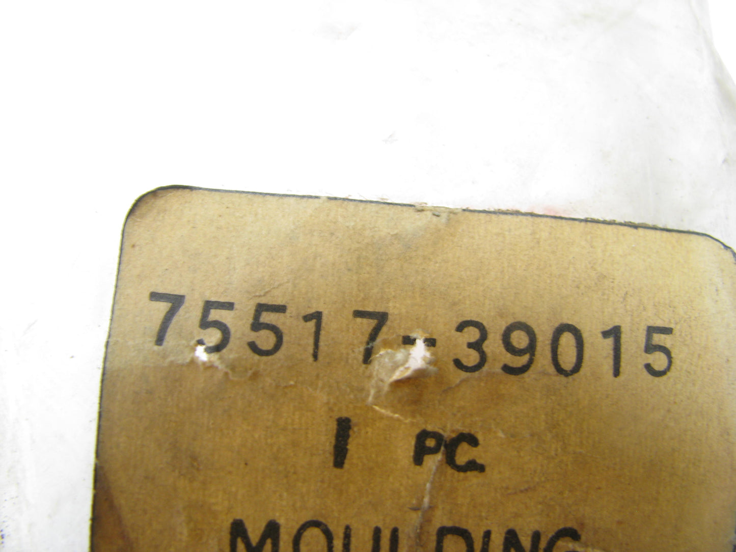 NOS OEM Toyota Molding Trim Retainer 75517-39015