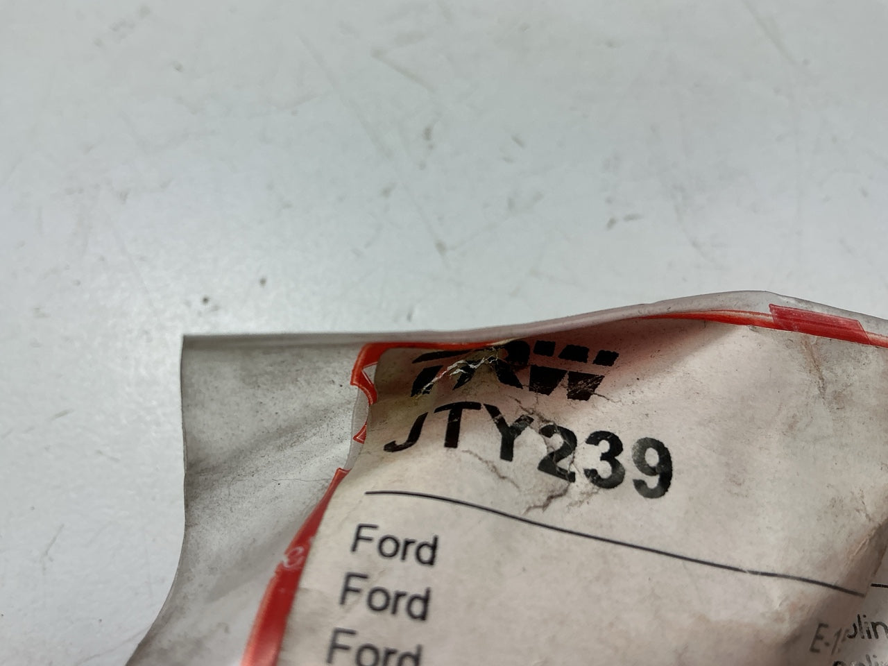 TRW JTY239 Drag Link / Center Link - 1975-1983 Ford E-100, 75-88 E-150 Econoline