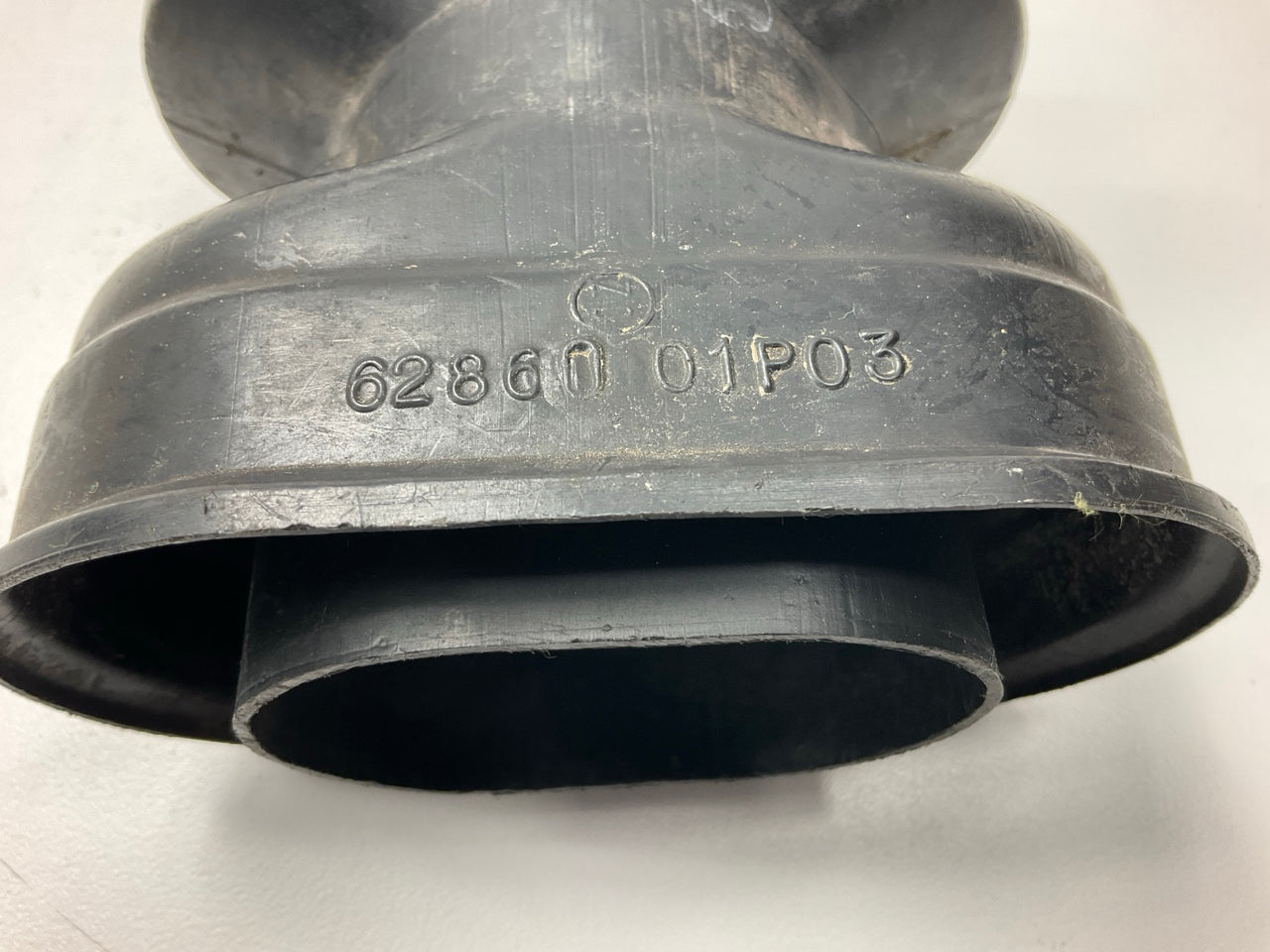 USED Air Intake Air Box Airbox Housing Duct Tube 62860-01P03 For 84-89 300zx Z31