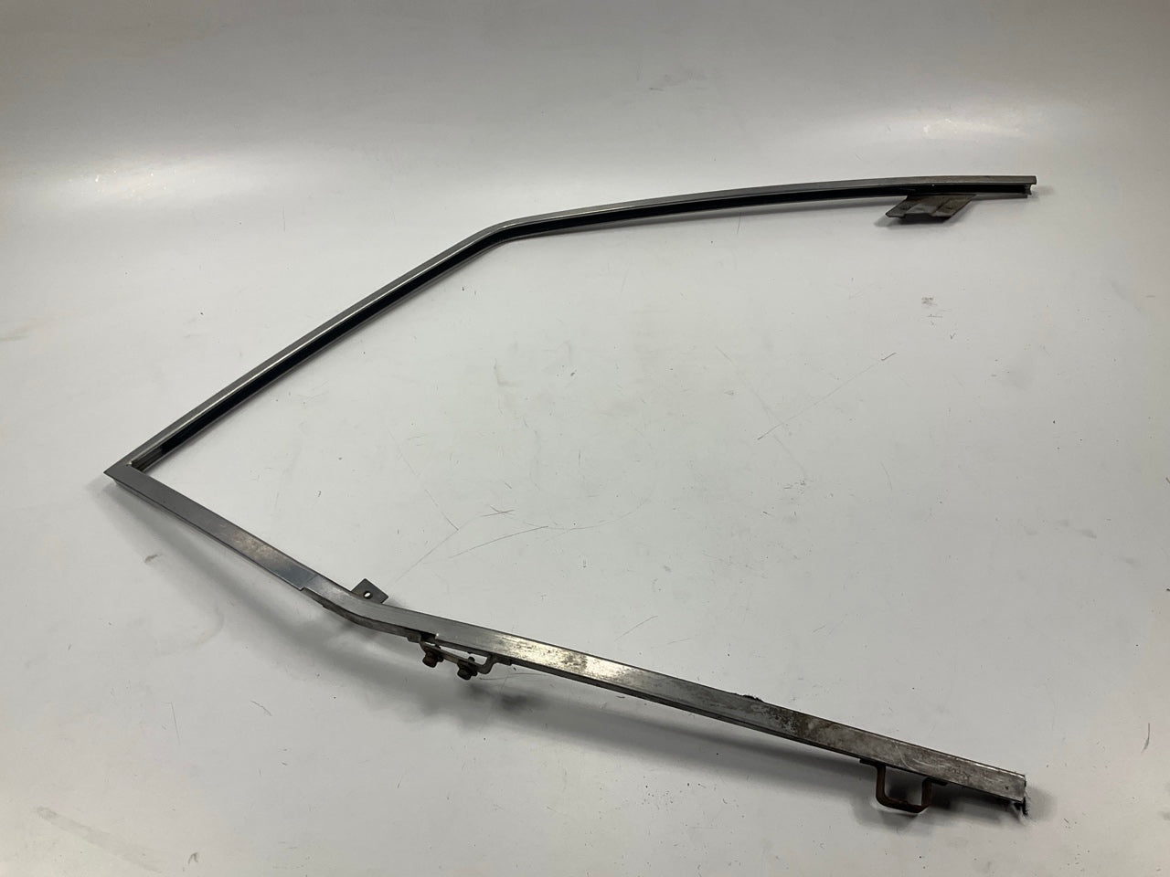 USED #85 Right Door Upper Window Glass Frame For 70-76 Datsun 240z 260z 280z S30