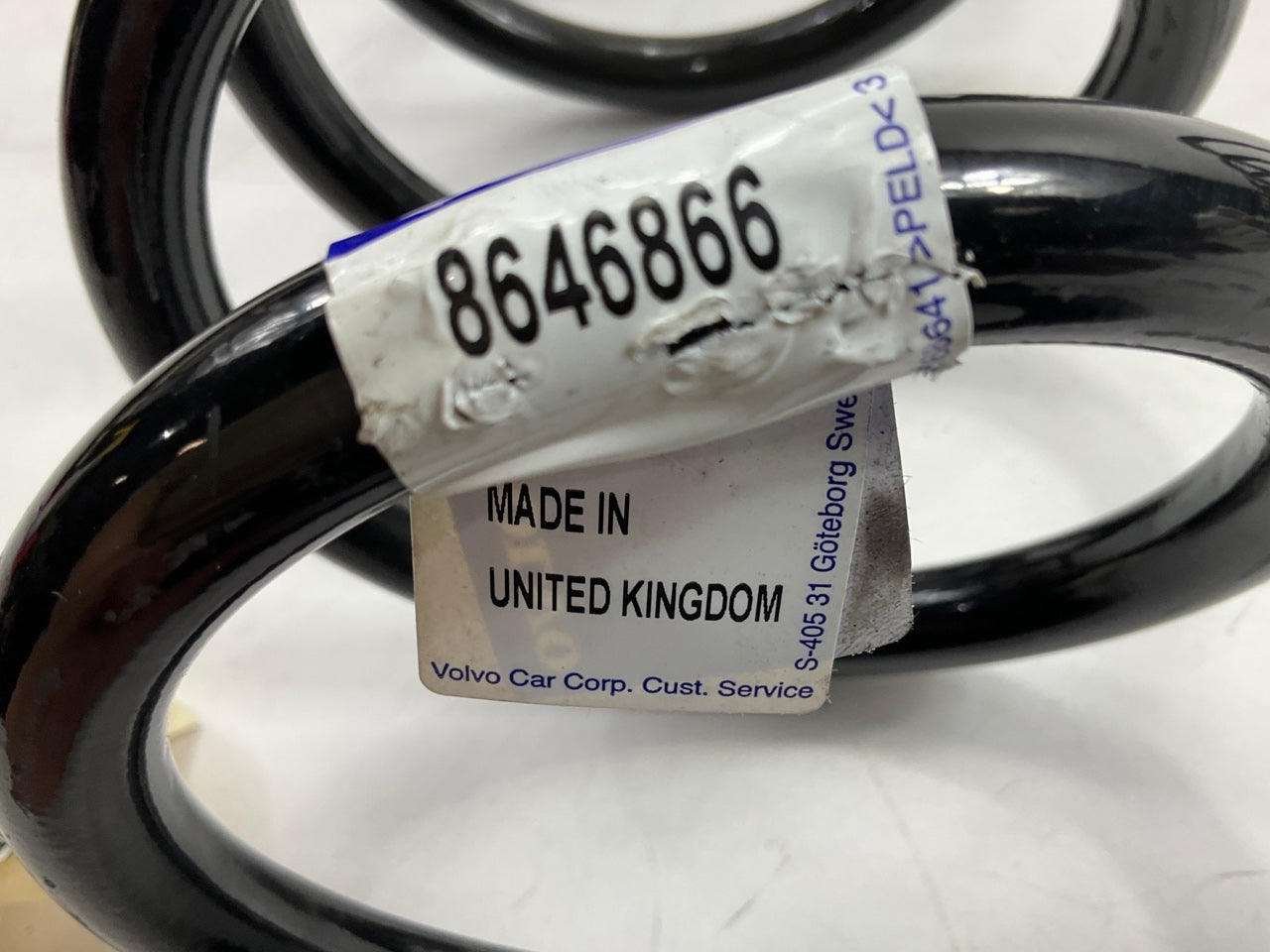 (2) NEW OEM Volvo 8646866 Rear Coil Springs