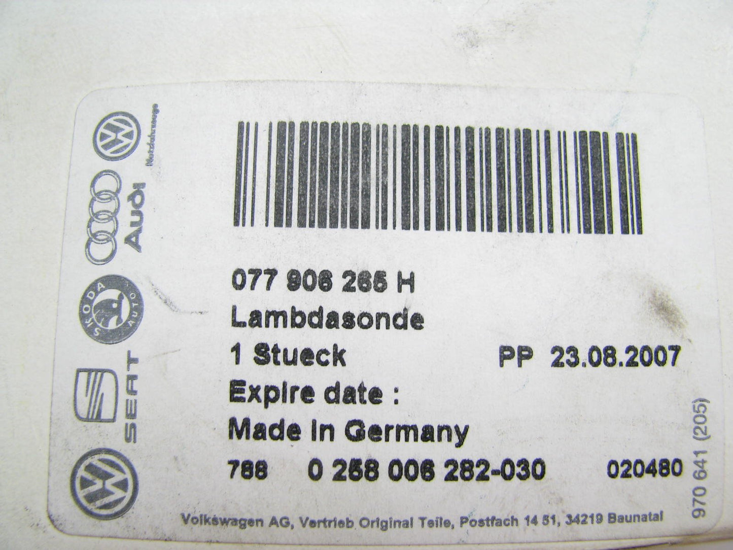 NEW GENUINE OEM Vw Audi 077906265H Oxygen O2 Sensor