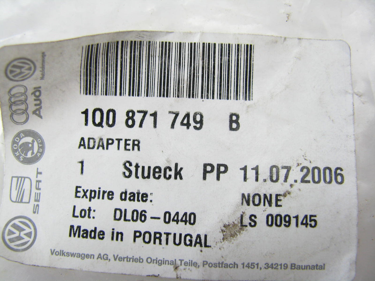NEW - OEM Left Side Convertible Roof Top Latch - 2007-2011 VW Eos 1Q0871749B