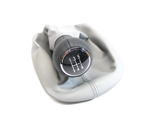 NEW - OEM VW Audi 3B0711113BKQUA Transmission Shift Boot & Knob 2003-2005 Passat