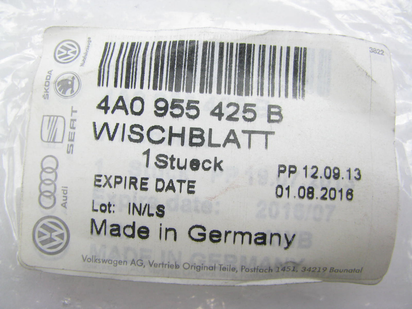NEW GENUINE OEM Audi 4A0955425B Right Passengers Side Windshield Wiper Blade