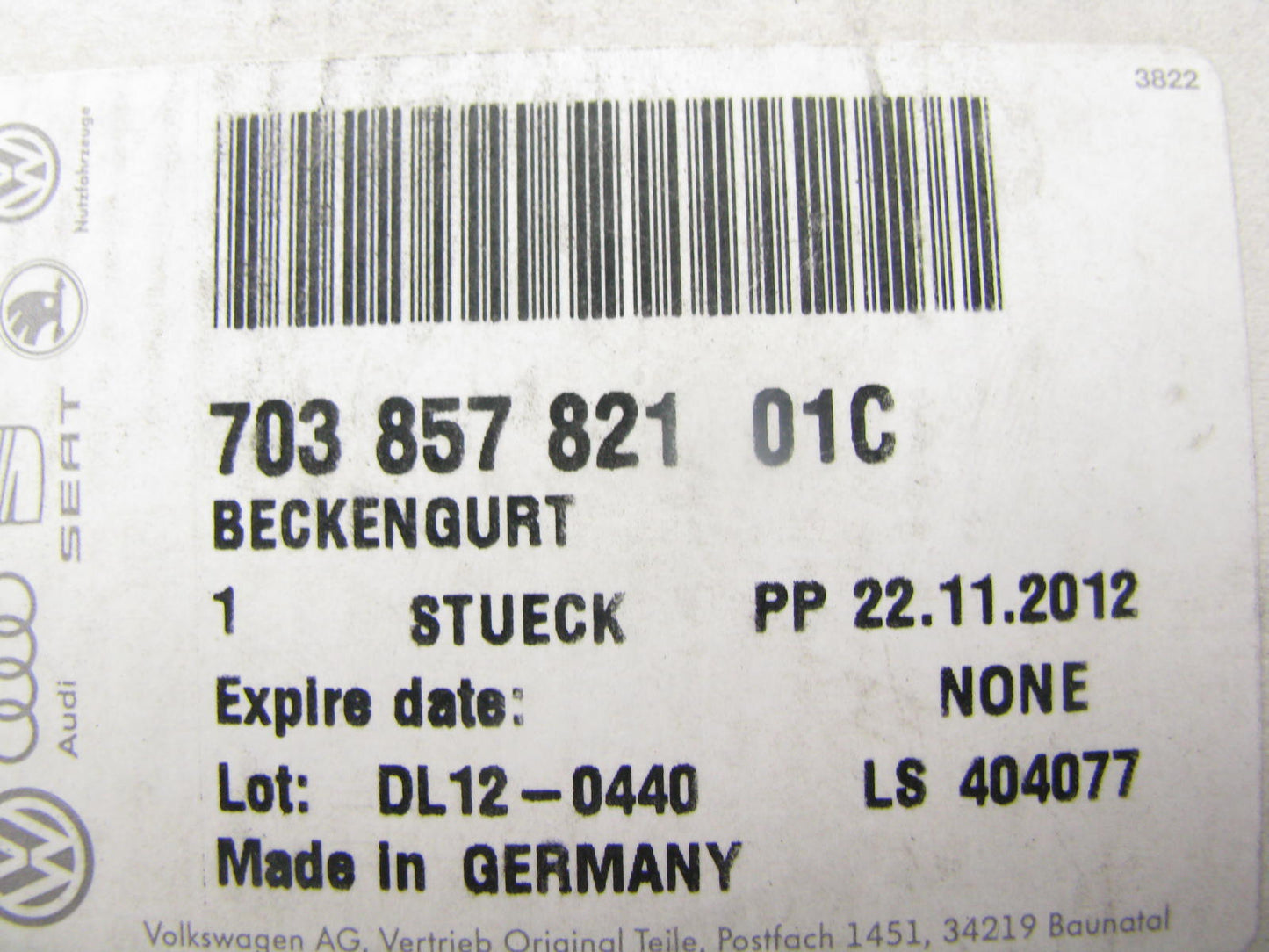 NEW - OEM 70385782101C Rear Center Seat Belt Buckle For 93-95 Volkswagen EuroVan