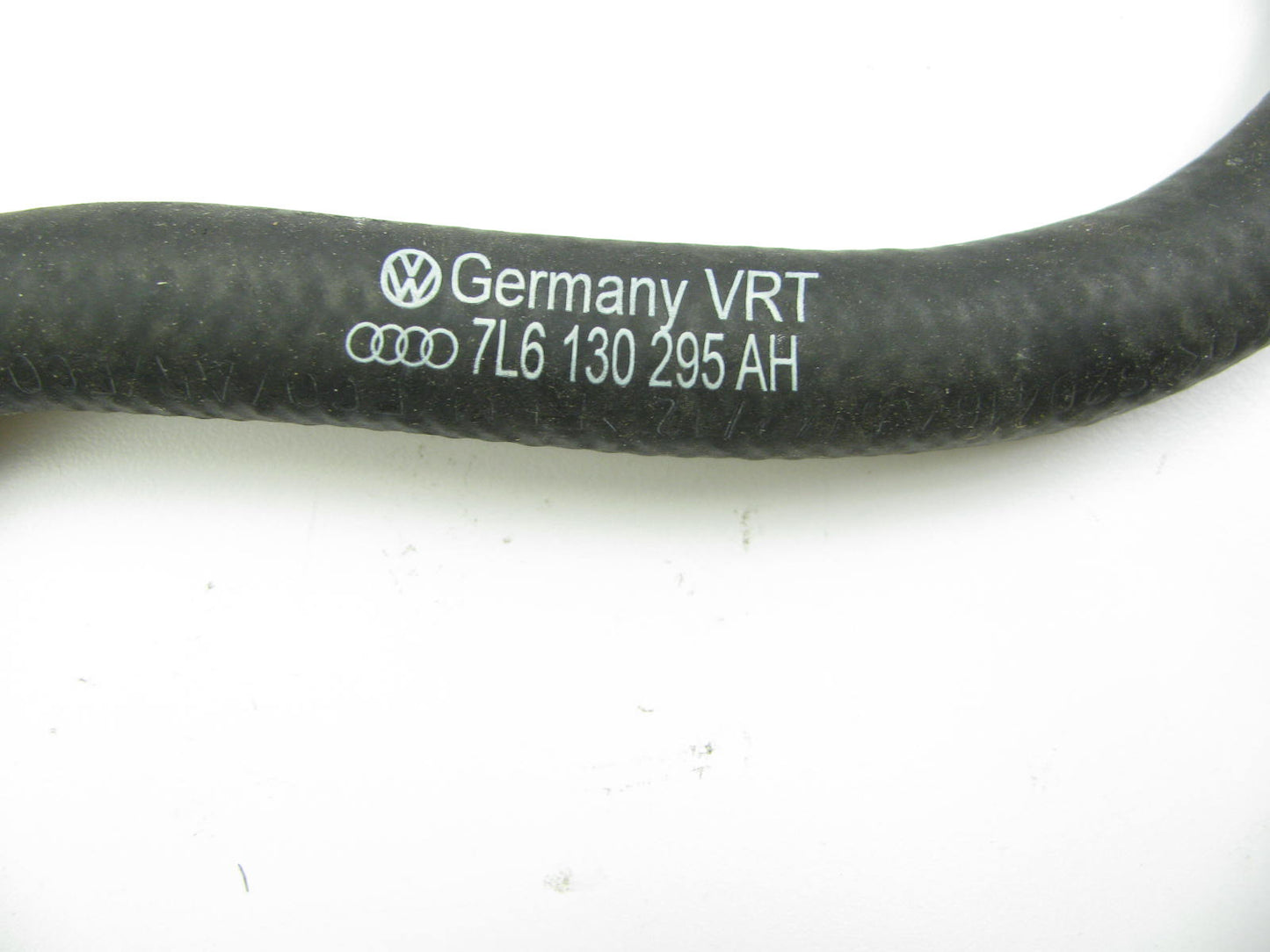 New Genuine OEM Fuel Supply Hose Tube For Volkswagen Audi 2009-2010 VW Touareg