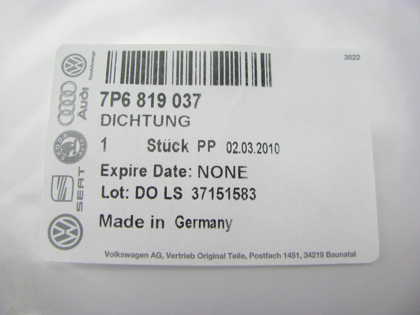 NEW - OEM Left Side Outer Cowl Water Deflector Seal 2012-17 VW Touareg 7P6819037