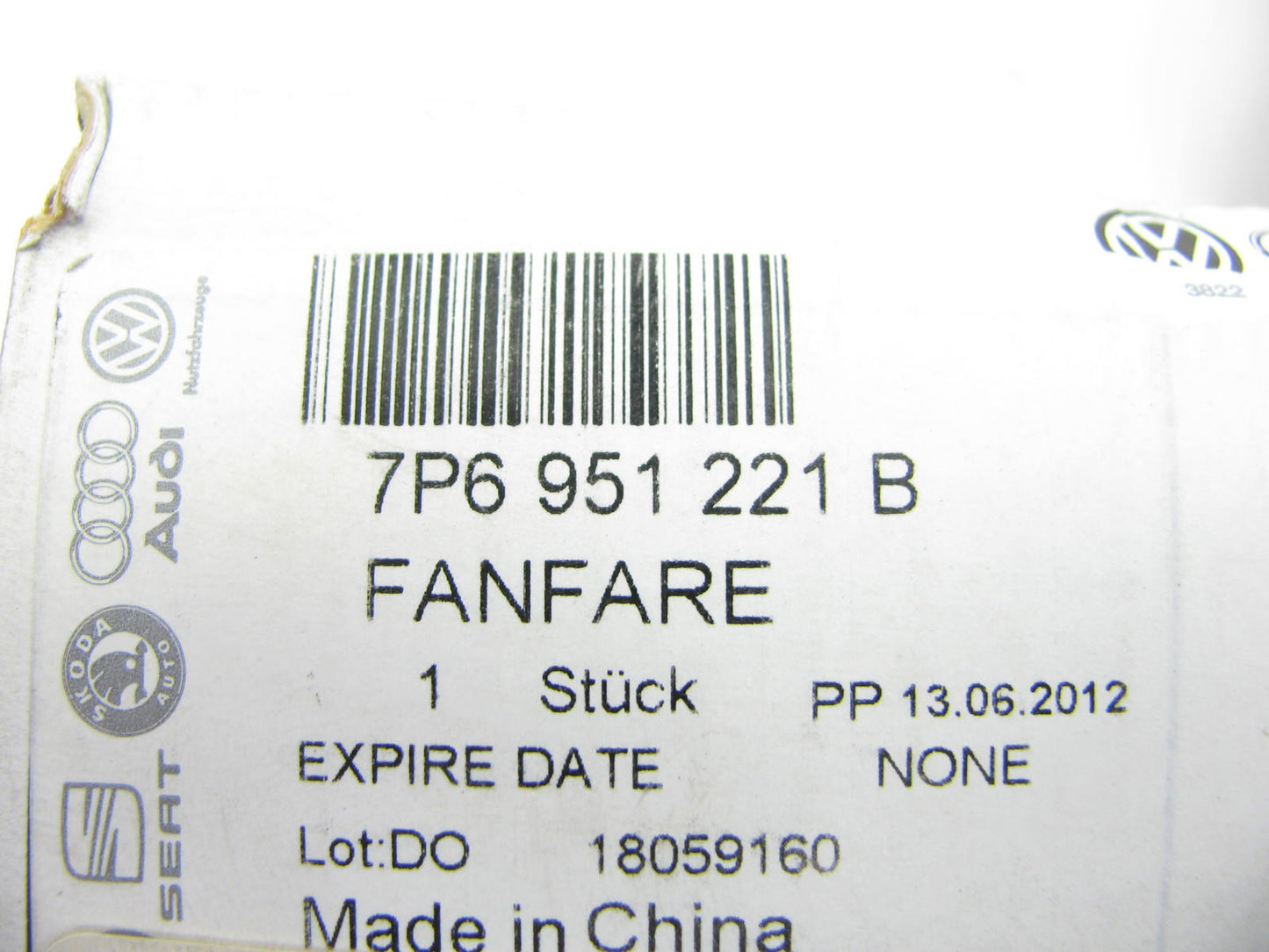 NEW - OEM VW Audi 7P6951221B Low Note Horn