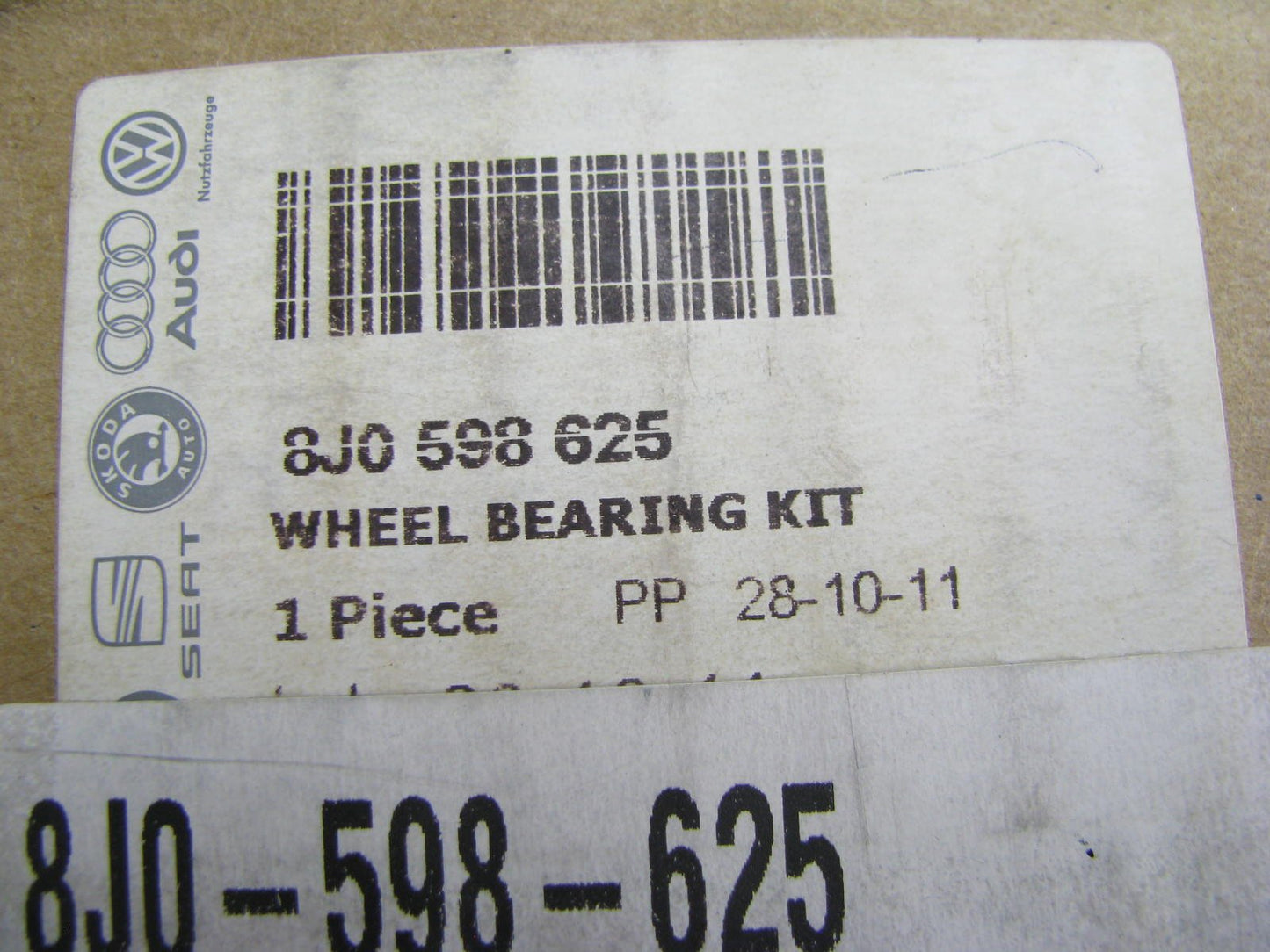 NEW GENUINE Wheel Bearing And Hub Assembly OEM VW Audi 8J0598625