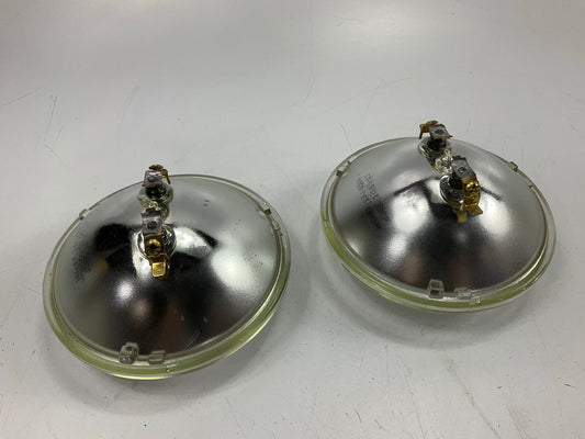 (2) Wagner 4049S 13V 150W Sealed Beam Light Bulb Replacement Lamp