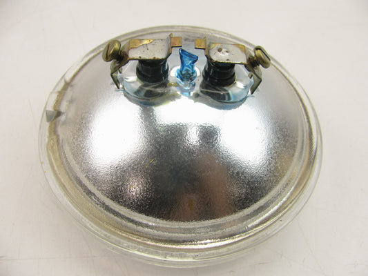 Wagner 4593 28V 50 Watt PAR36 4-1/2'' Diameter Sealed Beam Flood Lamp Light 4593X