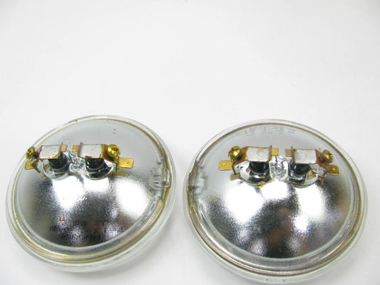 2 Wagner 7613 4.5'' 6 Volt 8 Watt CLEAR Emergency Sealed Beam Light Lamp Bulbs 6V