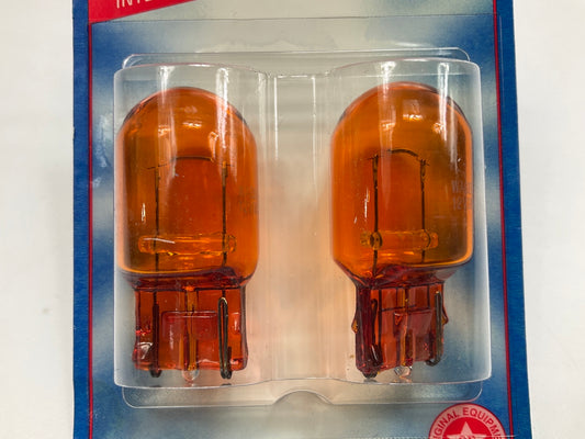 Wagner BP7440NA Turn Signal Light Bulb, Pair, 7440NA Amber