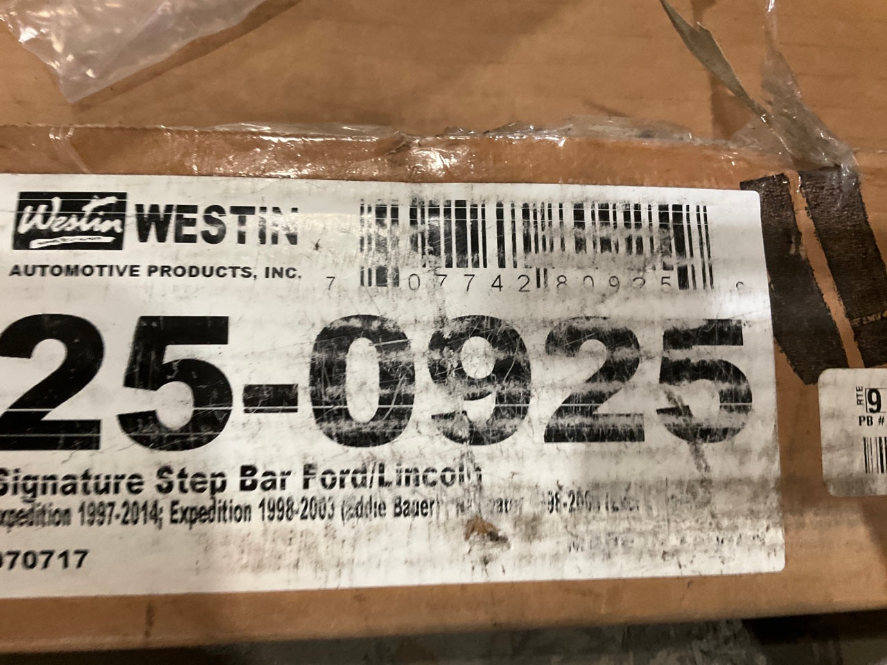 Westin 25-0925 Signature Series 3'' Round Chrome Step Nerf Bars 97-14 Expedition