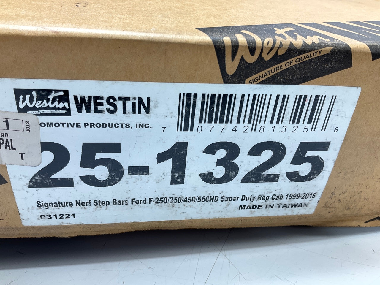 Westin 25-1325 3'' Round Side Step Nerf Bars - 99-16 Ford F-250 F-350 Regular Cab