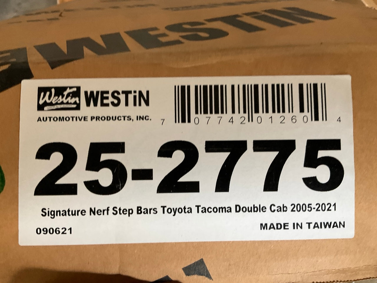Westin 25-2775 Signature Series Black 3'' Round Step Bar 05-21 Tacoma Double Cab