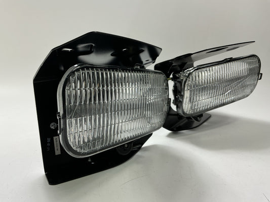 Winjet WJ30-0181-09 Pair Fog Lights Bumper Lamps Clear Lens 1999-04 Ford F-150