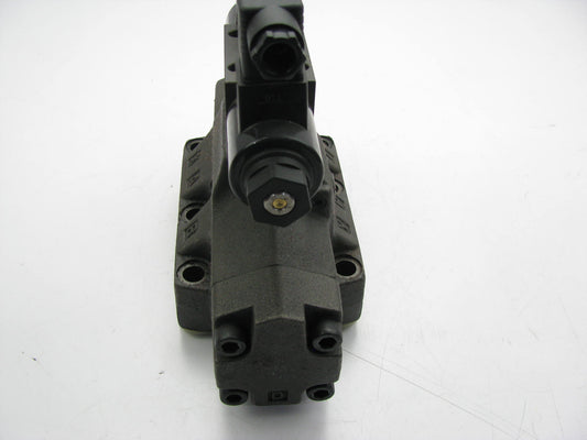 COSMETIC DAMAGE YUKEN DSHG-06-3C60-E-D12-N-5390 PILOT DIRECTION HYDRAULIC VALVE