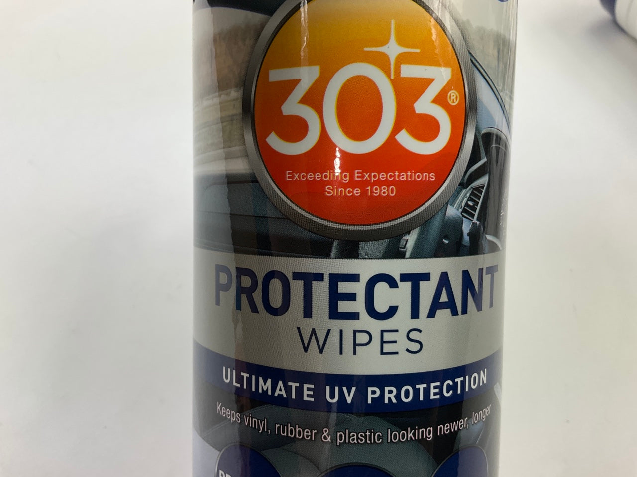 (2) 303 Automotive Protectant Wipes 25 Count UV Shielding Car Cleaning Wipes