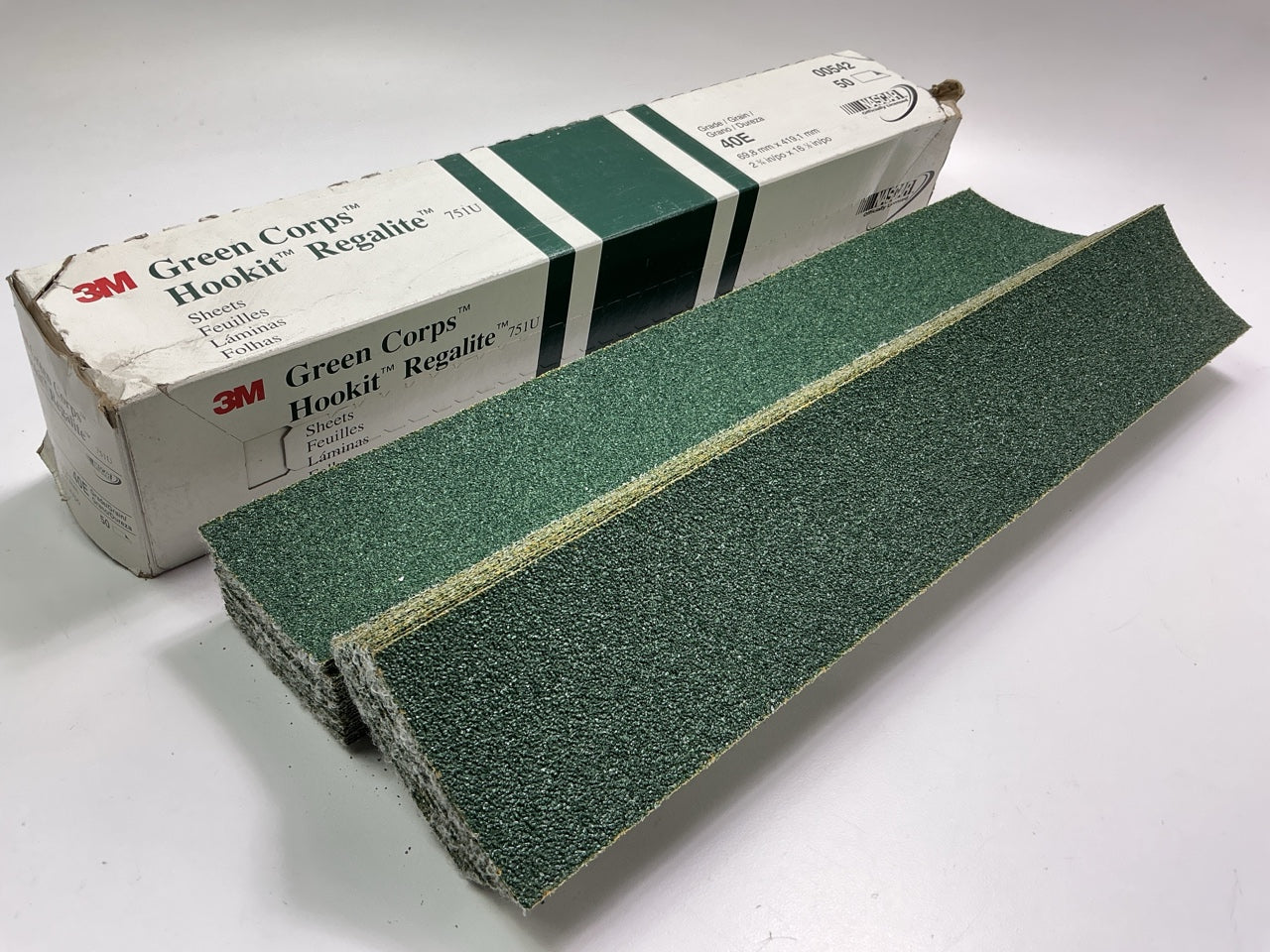 3M 00542 Green Corps Hookit 2.75''x16.5'' 40 Grit File Sandpaper Sheet - 50 / Box