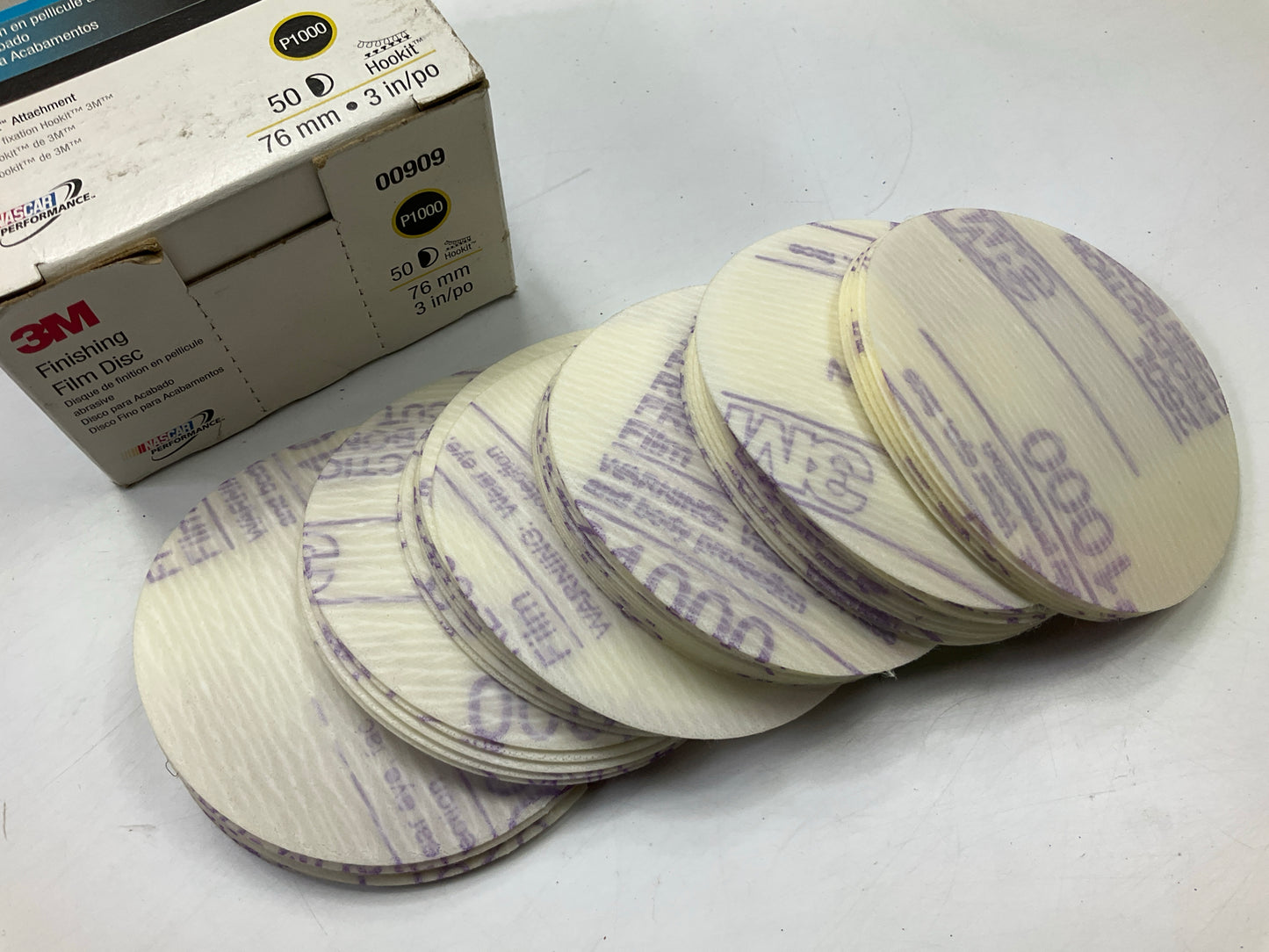3M 00909 Hookit Finishing Film Sanding Abrasive Discs 3'' Grit P1000, 50/Box