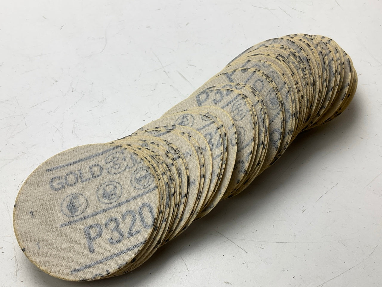 3M 00914 Hookit Gold Sanding Film Disc 3 Inch, P320 Grit - (50 Discs/Box)