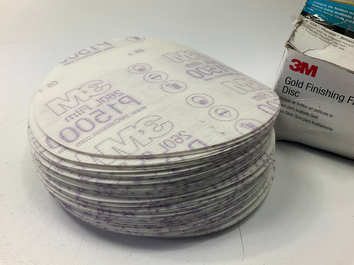 3M 00950 Hookit Finishing Film Abrasive Disc 6 In, 1500 Grit, 100 Discs / Box