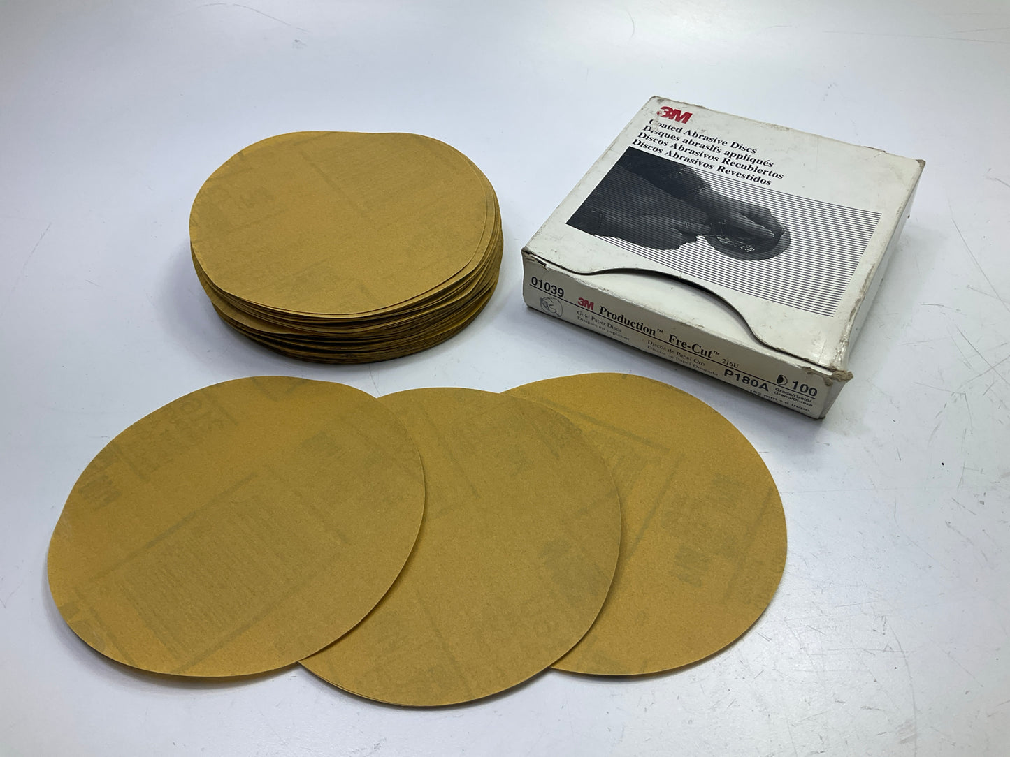 3M 01039 - 6'' Gold Sanding Discs, P180A Grade 180 Grit - 95 Discs Total