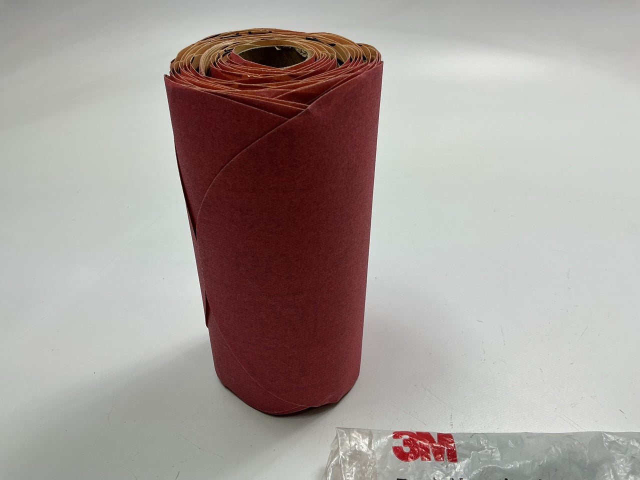 3M 01111 Red Sandpaper 220 Grit Sanding Disc For DA Sticky Back, Roll Of 100