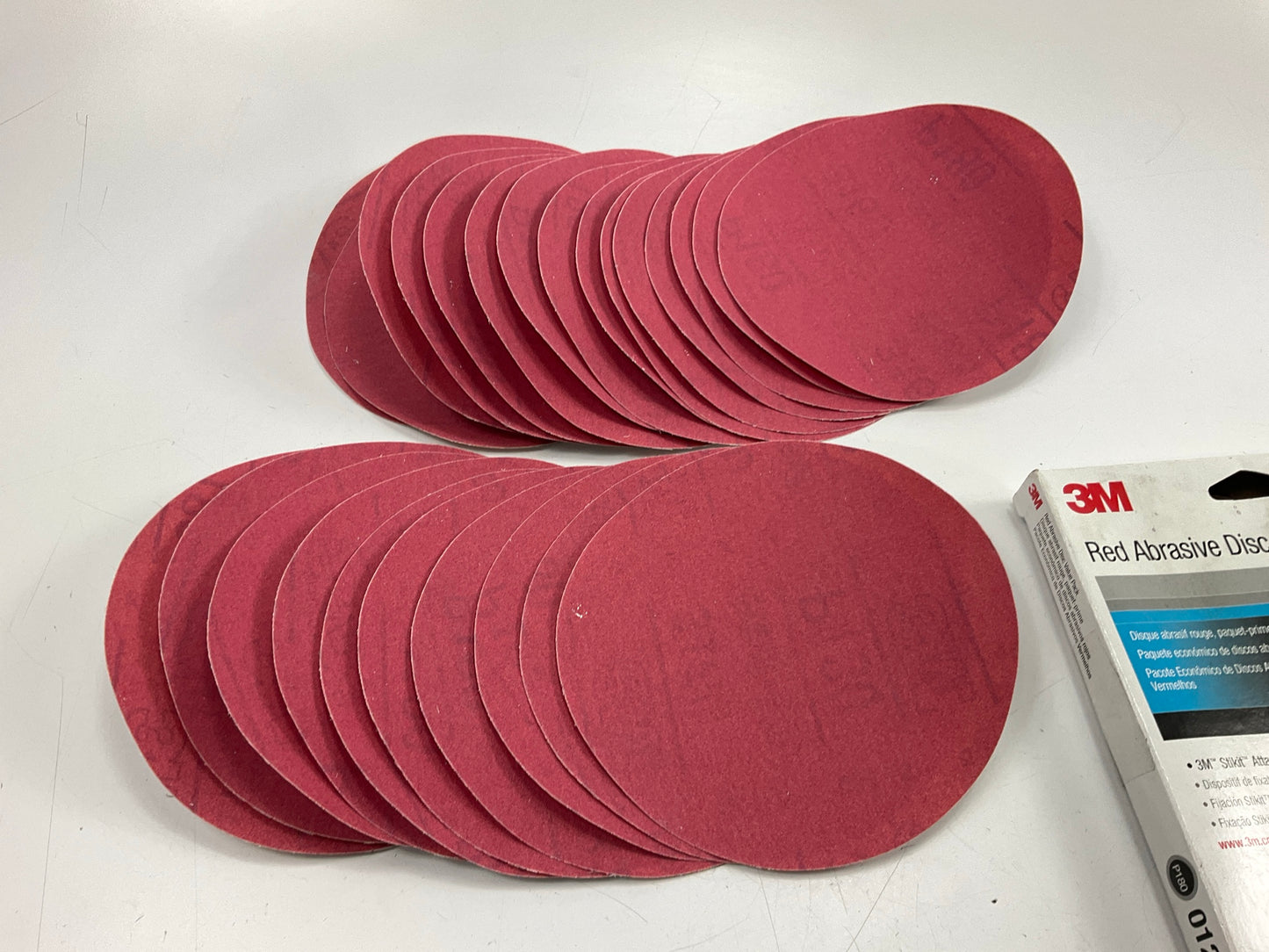3M 01254 6'' Red Abrasive Sanding Discs P180 180 Grit - 25/Box