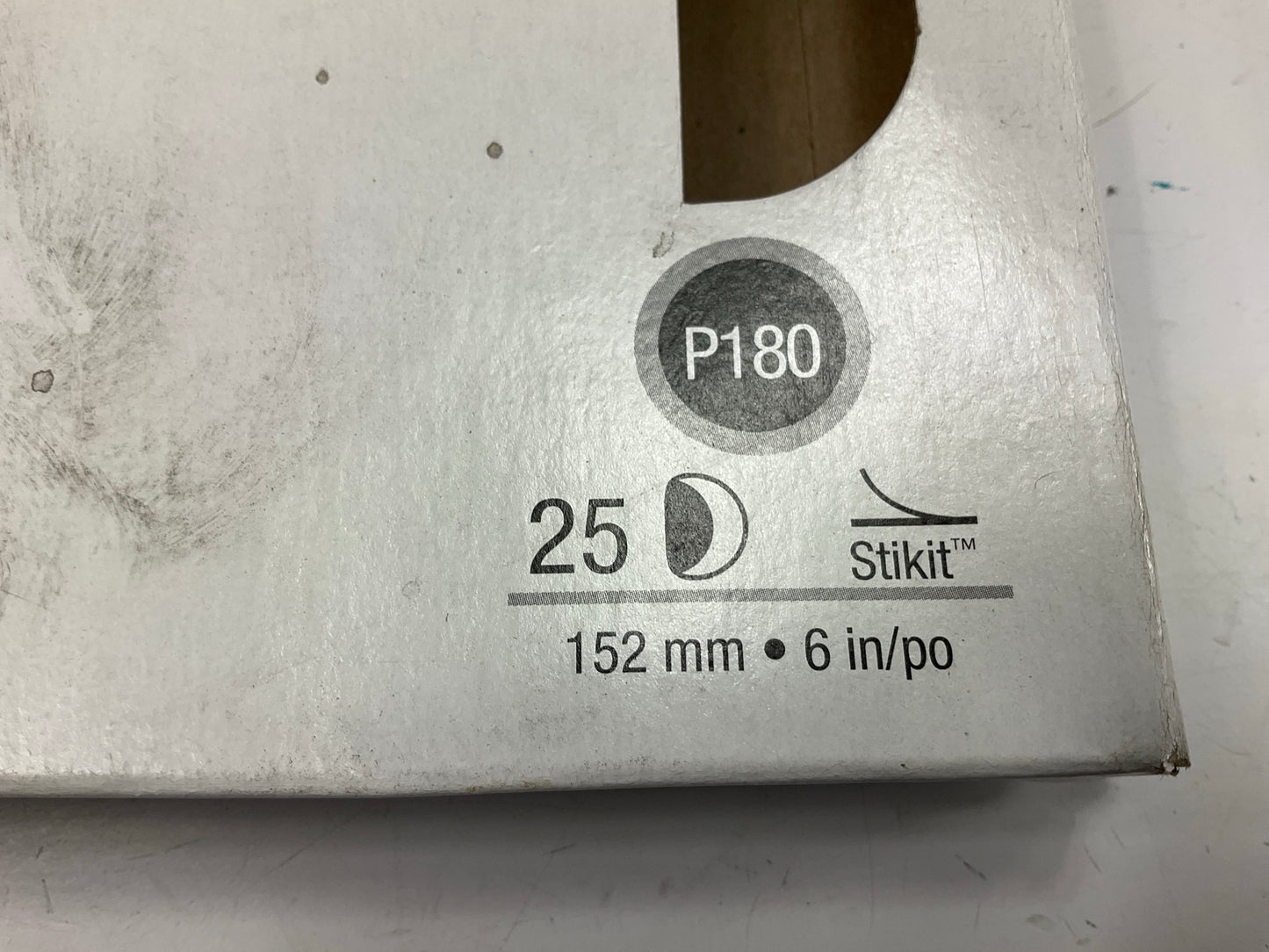 3M 01254 6'' Red Abrasive Sanding Discs P180 180 Grit - 25/Box