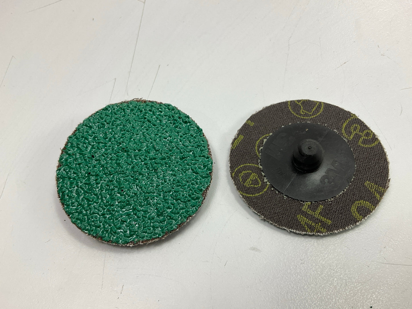 Pack Of 13 Discs - 3M 01398 Green Corps Roloc 2'' Disc, 24 Grit