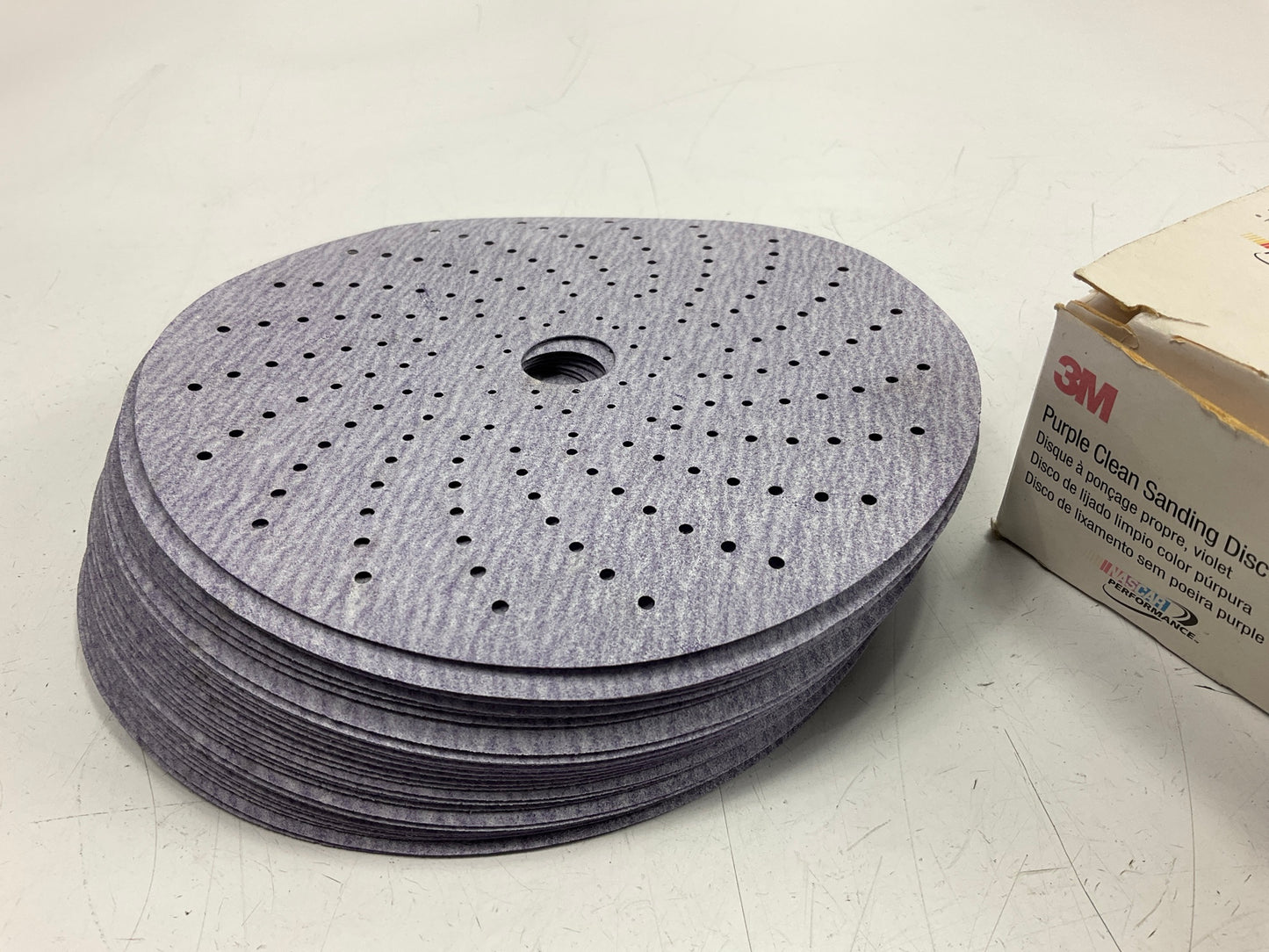 3M 01815 Purple Clean Sanding Disc Hookit P220 220 Grit 6'' Disc, 30 Discs