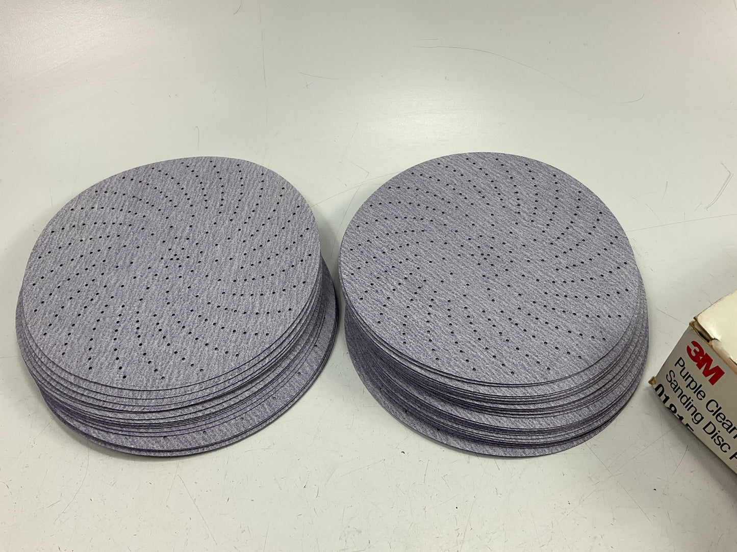 3M 01815 Purple Clean Sanding Disc Hookit P220 220 Grit 6'' Disc, 50 Discs / Box