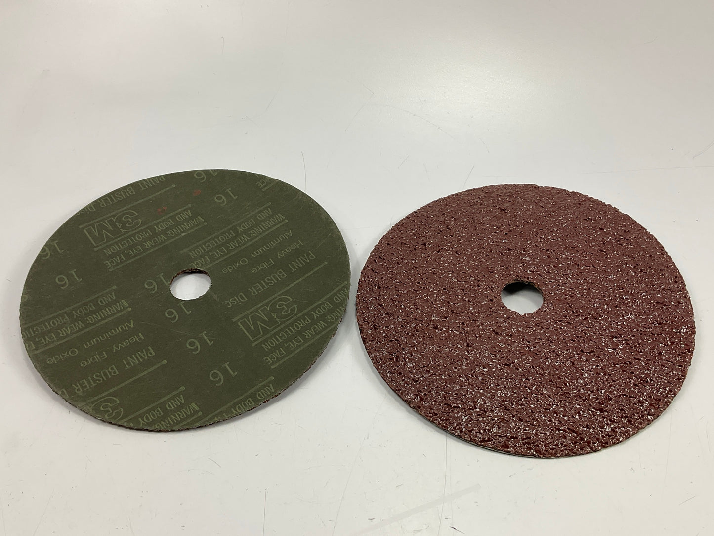 3M 01895 7'' Paint Buster Sanding Discs, 7'' X 7/8'' , 16 Grit - Pack Of 6