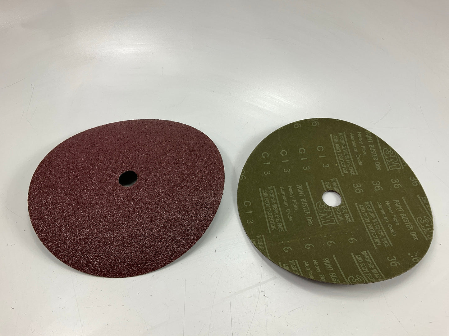 3M 01906 1906 Paint Buster Fibre Discs 9-1/8'' X 7/8'', 36 Grit, 16 Discs Total