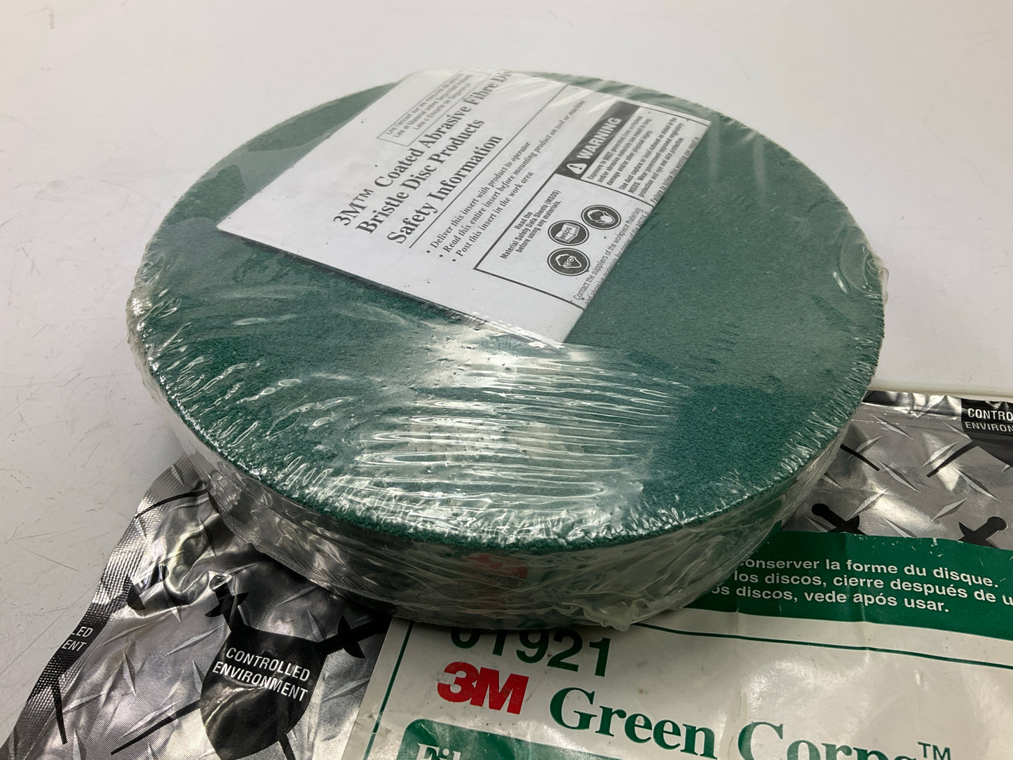 3M 01921 Green Corps 7'' X 7/8'' Fibre Sanding Disc 50 Grit, 20 Discs Total