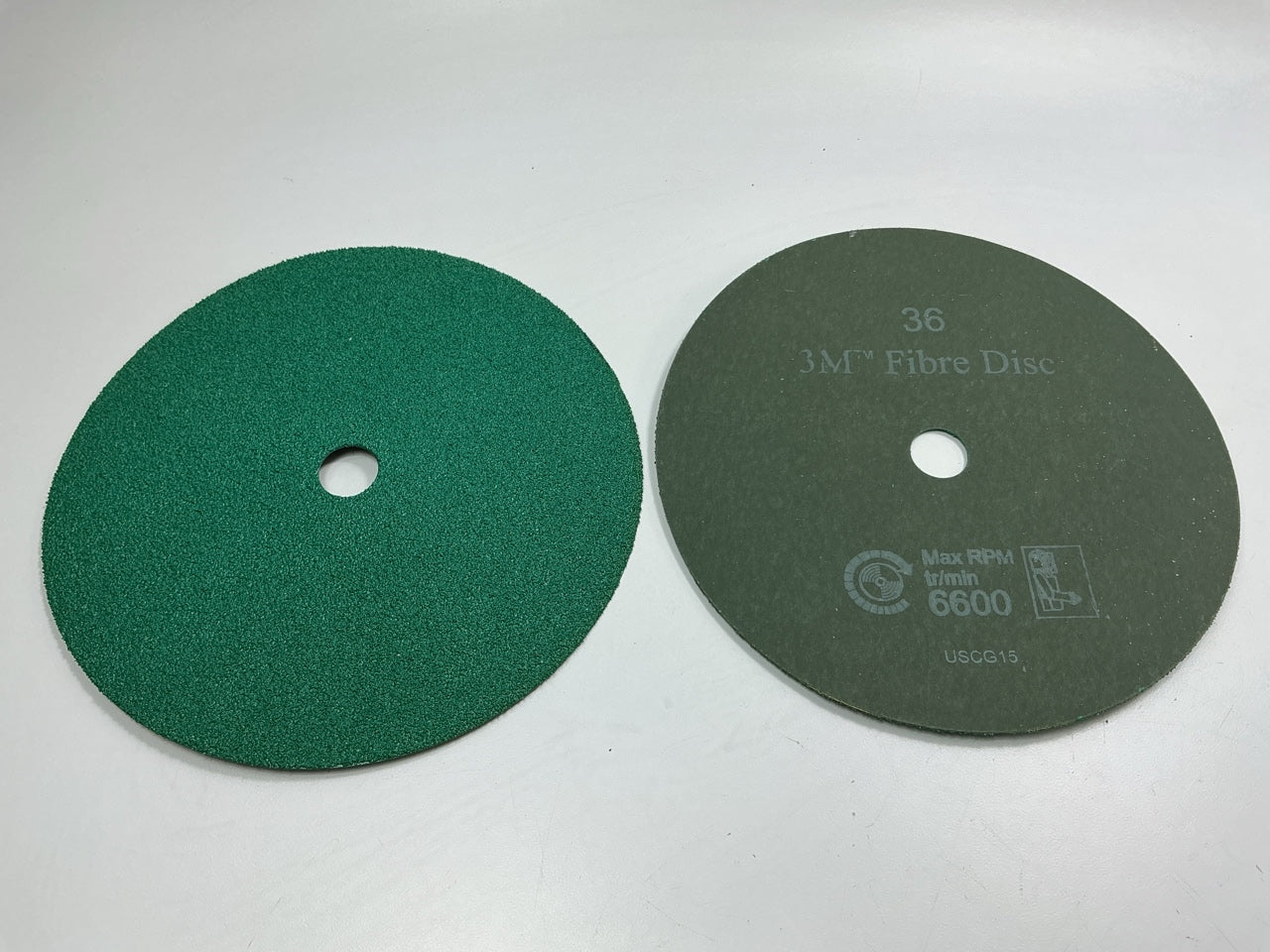 19 Discs - 3M 01928 Green Corps Fibre Sanding Disc, 9 1/8 In X 7/8 In, 36 Grit