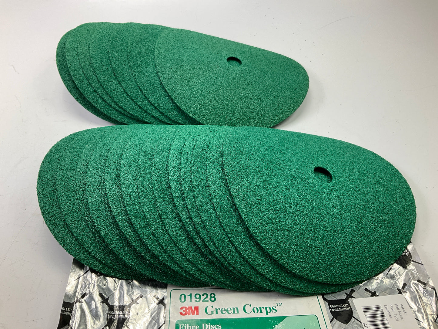 3M 01928 Green Corps Fibre Sanding Disc, 9 1/8 In X 7/8 In, 36 Grit, 20 Discs