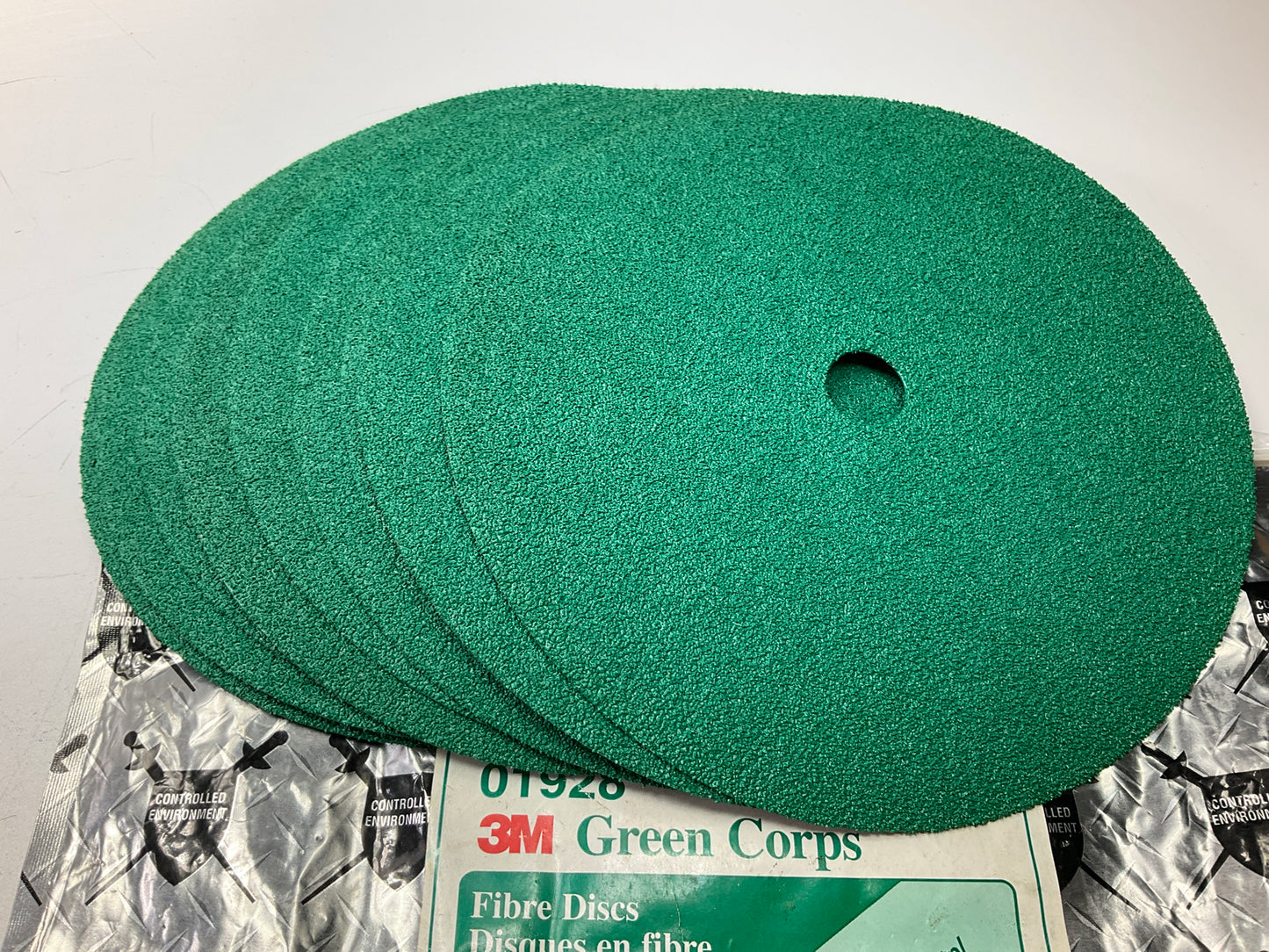 9 Discs - 3M 01928 Green Corps Fibre Sanding Disc, 9-1/8 In X 7/8'', 36 Grit,