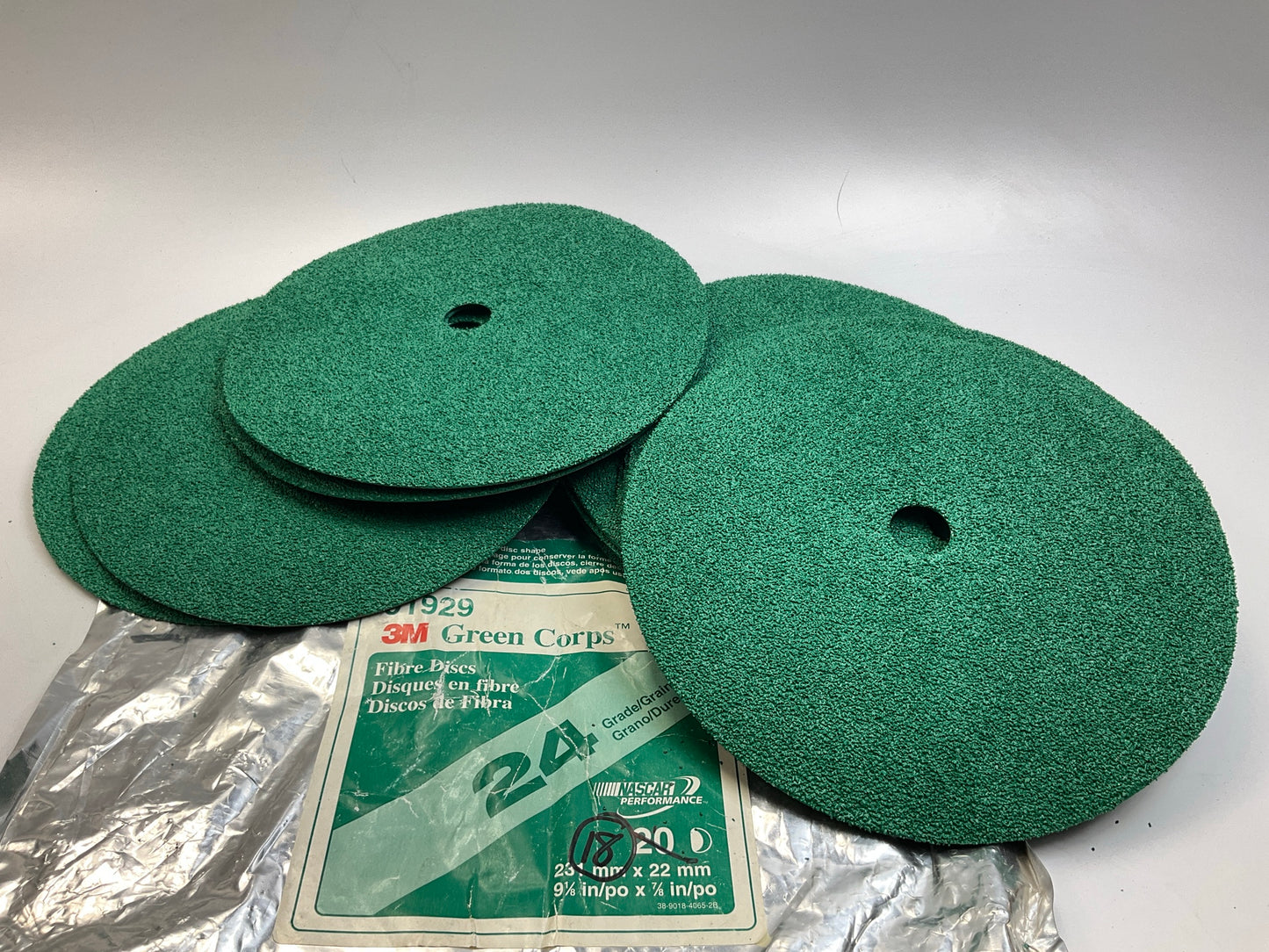 3M 01929 Coated Abrasive Grinding Disc - 24 Grit 9-1/8''x7/8'', PACK OF (18) Discs