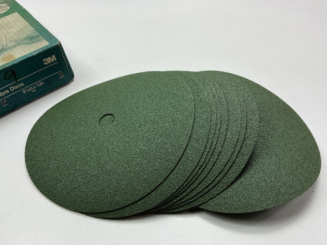 3M 01929 Coated Abrasive Grinding Disc - 24 Grit 9-1/8''x7/8'', 9 Discs