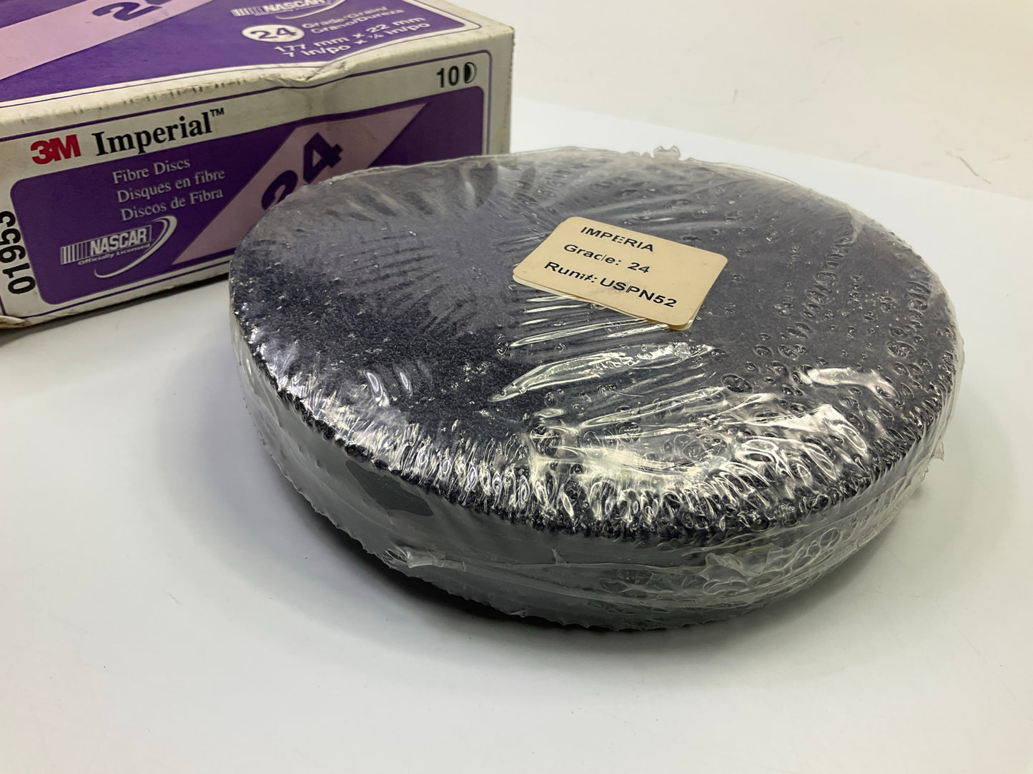 3M 01953 Imperial Purple Fibre Disc, 24 Grade, 7 Inch, 10 Discs / Box